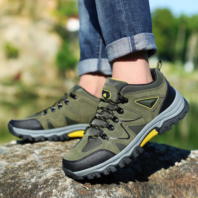 Men's new  anti-slip and waterproof outdoor hiking shoes.